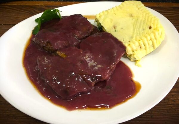 Lomo al malbec con milhojas de papas