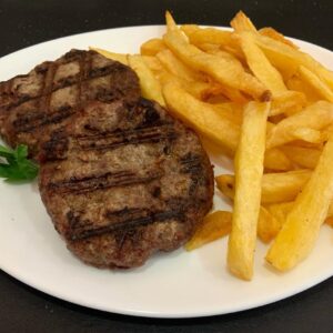 Hamburguesas caseras con guarnición (2)