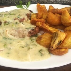 Bondiolitas al verdeo con batatas fritas