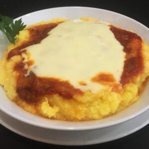 Polenta con boloñesa gratinada