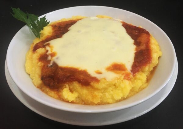 Polenta con boloñesa gratinada