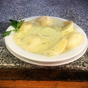 Cuatro quesos: fontina, provolone, roquefort, parmesano