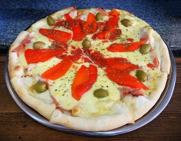 Pizza de Jamón y morrones