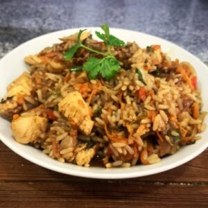 Fantasía de pollo oriental y arroz
