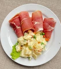 Jamón crudo con rusa
