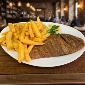 Matambre tiernizado con guarnición