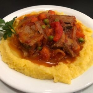 Polenta con ragú de ternera